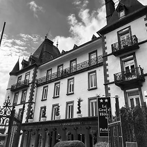 https://le-grand-hotel-le-mont-dore.hotels-rhonealpes.com